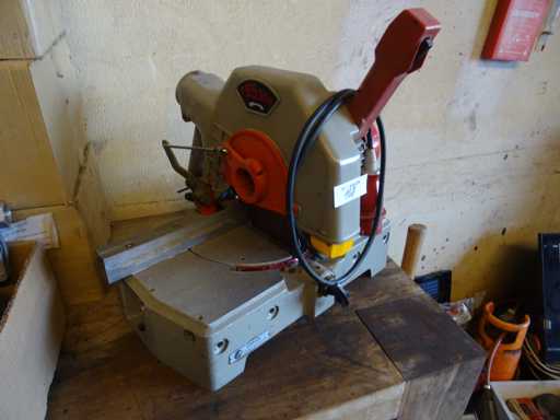 Omga - T55 300 - Scie à onglets