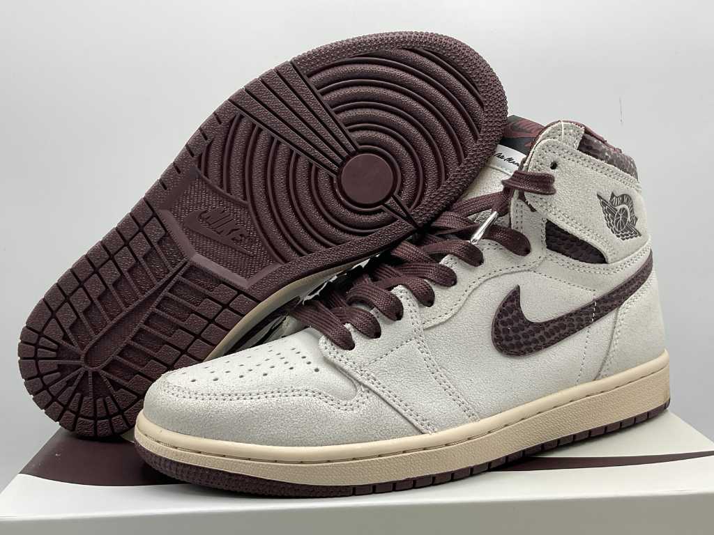 Nike Jordan 1 Retro High OG A Ma Maniére Sneakers 42