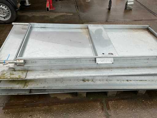 Construction site door with casing (3x)