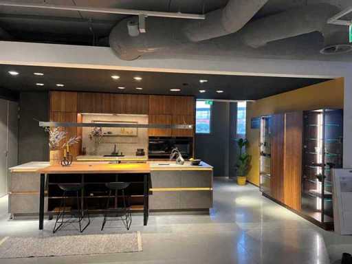 Combinaison des lots 1 à 8 (Cuisine showroom Pronorm i-luminate avec appareils électroménagers Siemens Studioline)