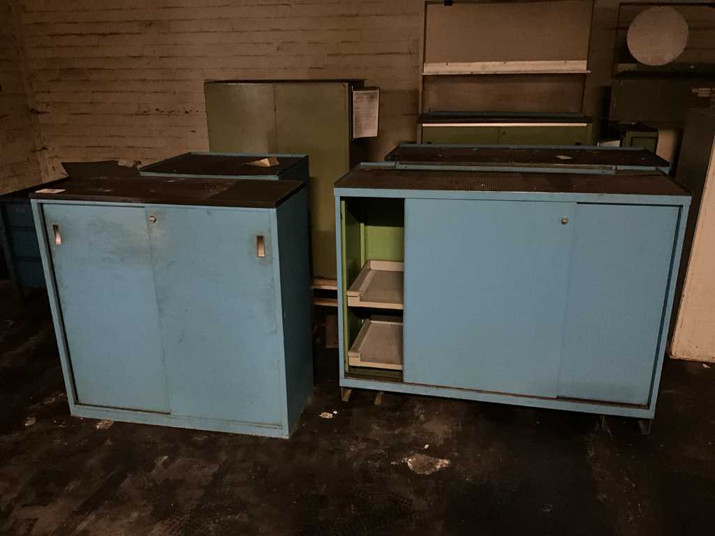 4x Various metal work cabinets