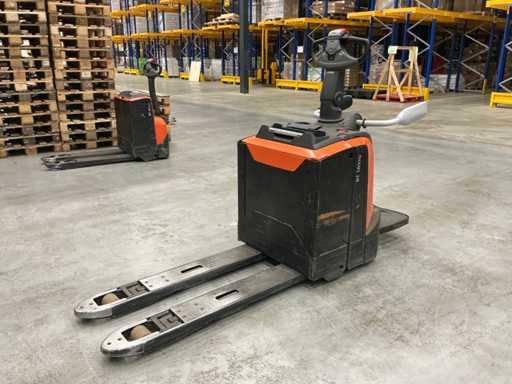 Toyota LPE200 Wagonik Paletowy 2022 z koniem