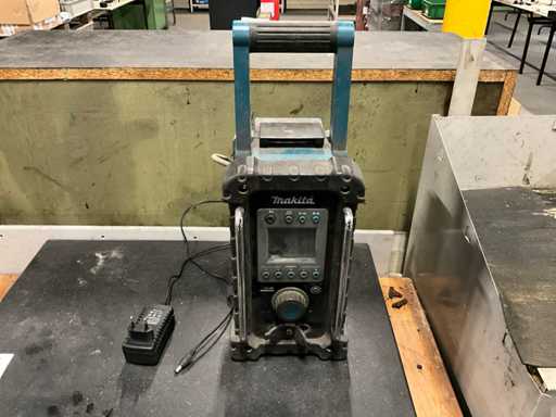 Makita BMR100 Construction Radio