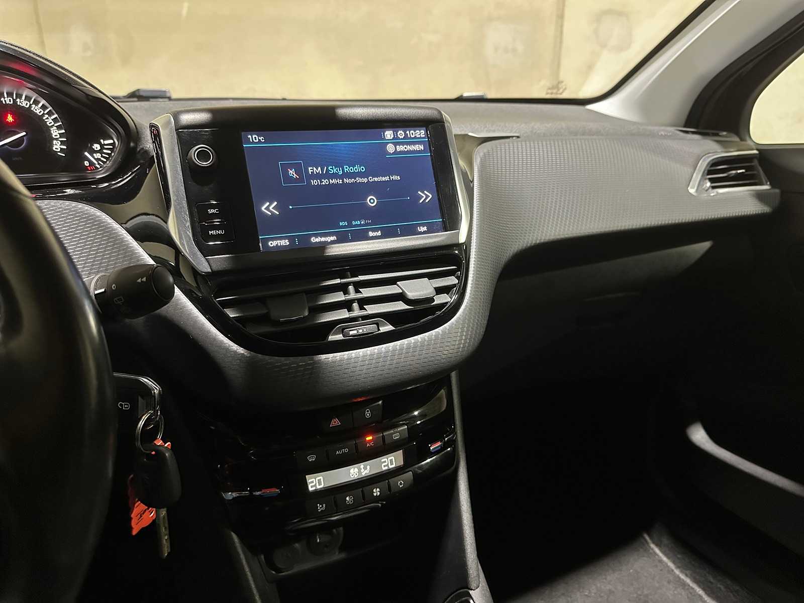 Peugeot 208 1.2 PureTech Blue Lease Executive 82hp 2018, TB-383-S