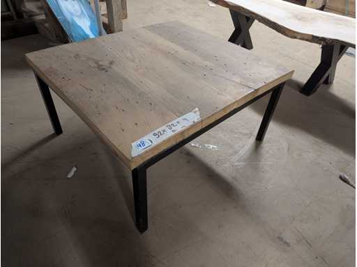 Table basse en vieux chêne 92x82cm