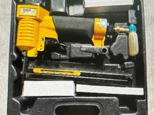 Nageltoestel - Riveting Machine