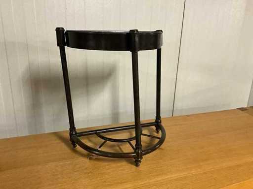 Table d’appoint en acier