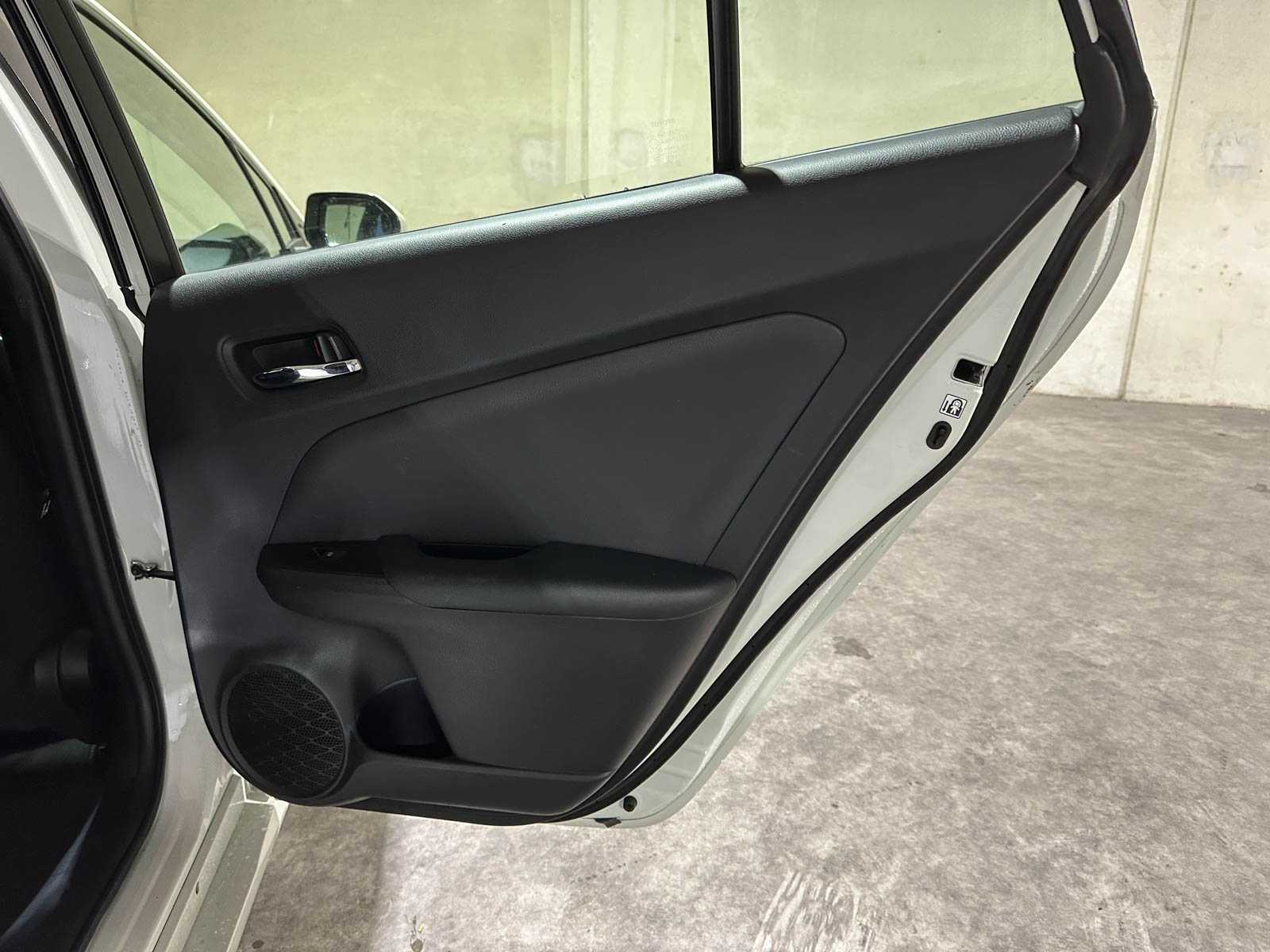 Toyota Prius 1.8 Dark Edition 98pk 2017, H-314-FX
