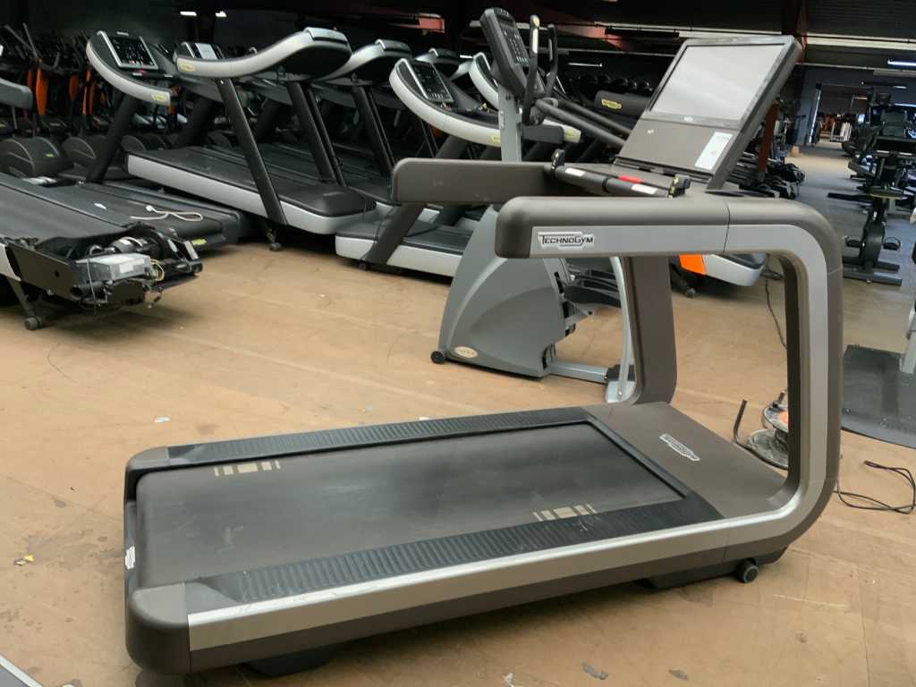 Technogym artis run online treadmill