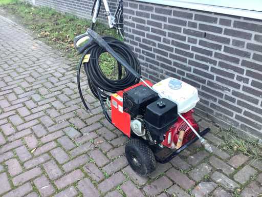 Pressure washer