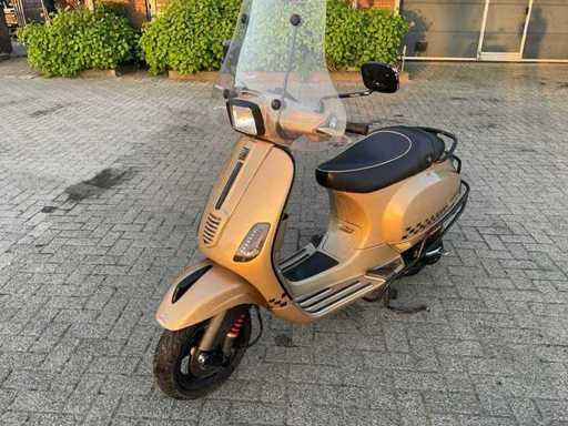 Vespa Moped LX 50 4T Scooter