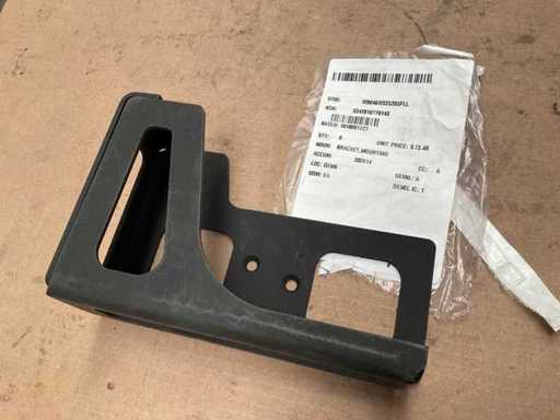 Mounting bracket (6x)
