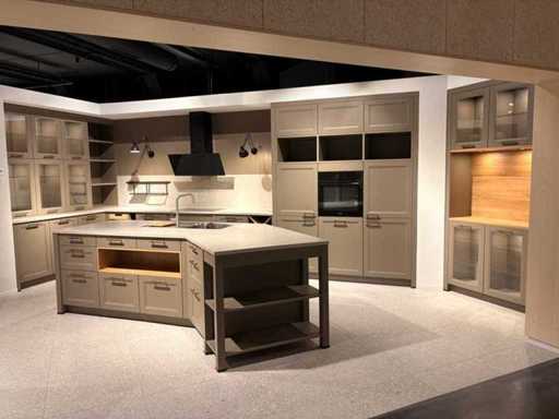 Schüller - Cuisine d’exposition avec appareils Juno