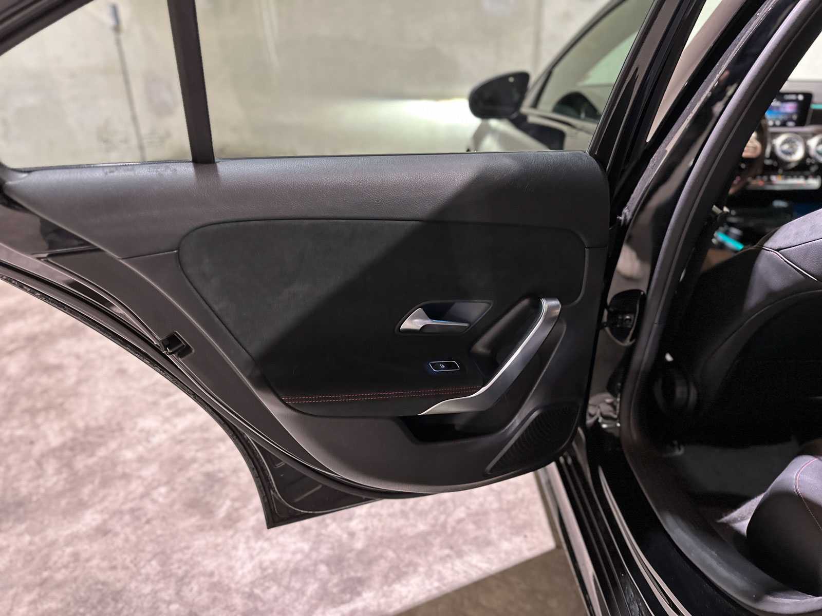 Mercedes-Benz A200 Business Solution AMG A-klasse 163pk 2020 (Origineel-NL), J-049-DZ