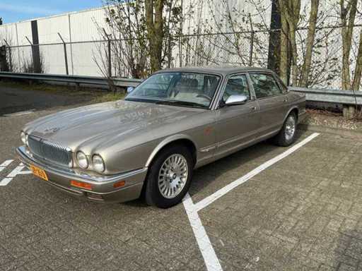 Jaguar - XJ 330 - 4.0 Sport - Youngtimer > 15