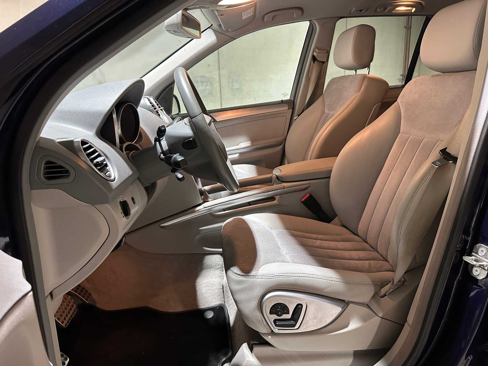 Mercedes-Benz ML500 5.0 V8 306hp 2006 M-class, K-267-VB Youngtimer