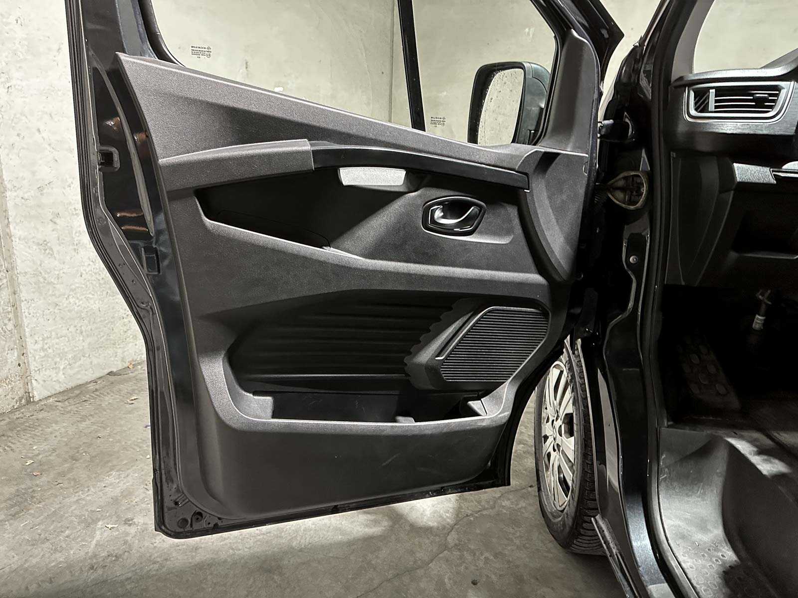 Renault Trafic 2.0 9-Persoons 150pk 2023 Bedrijfswagen