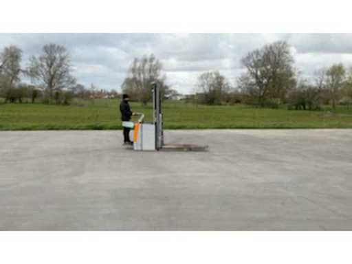 f2d76b49-06a1-4ba1-a162-f3d7c49cd1eb.mp4