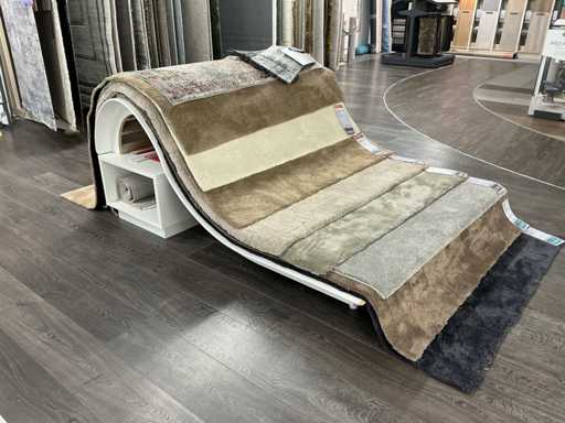 Houten tapijtdisplay