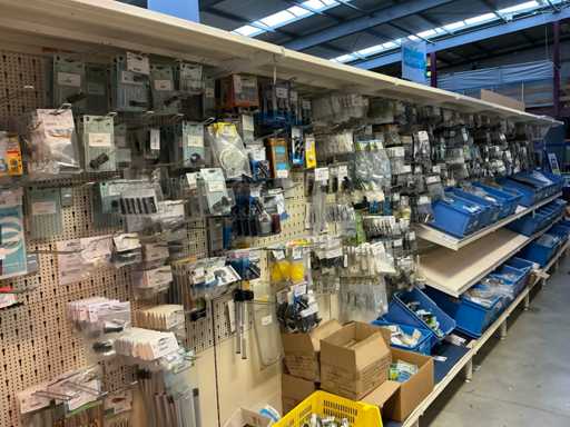 Partia zapasów do namiotów i kamperów