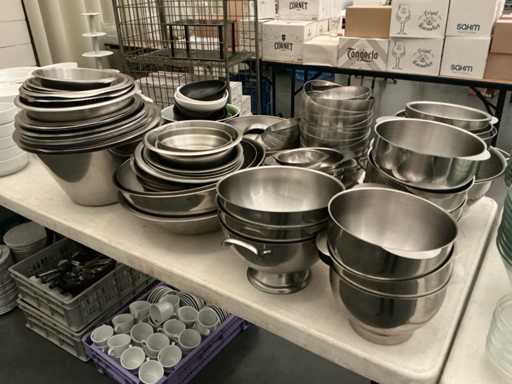 Lot of stainless steel bowls