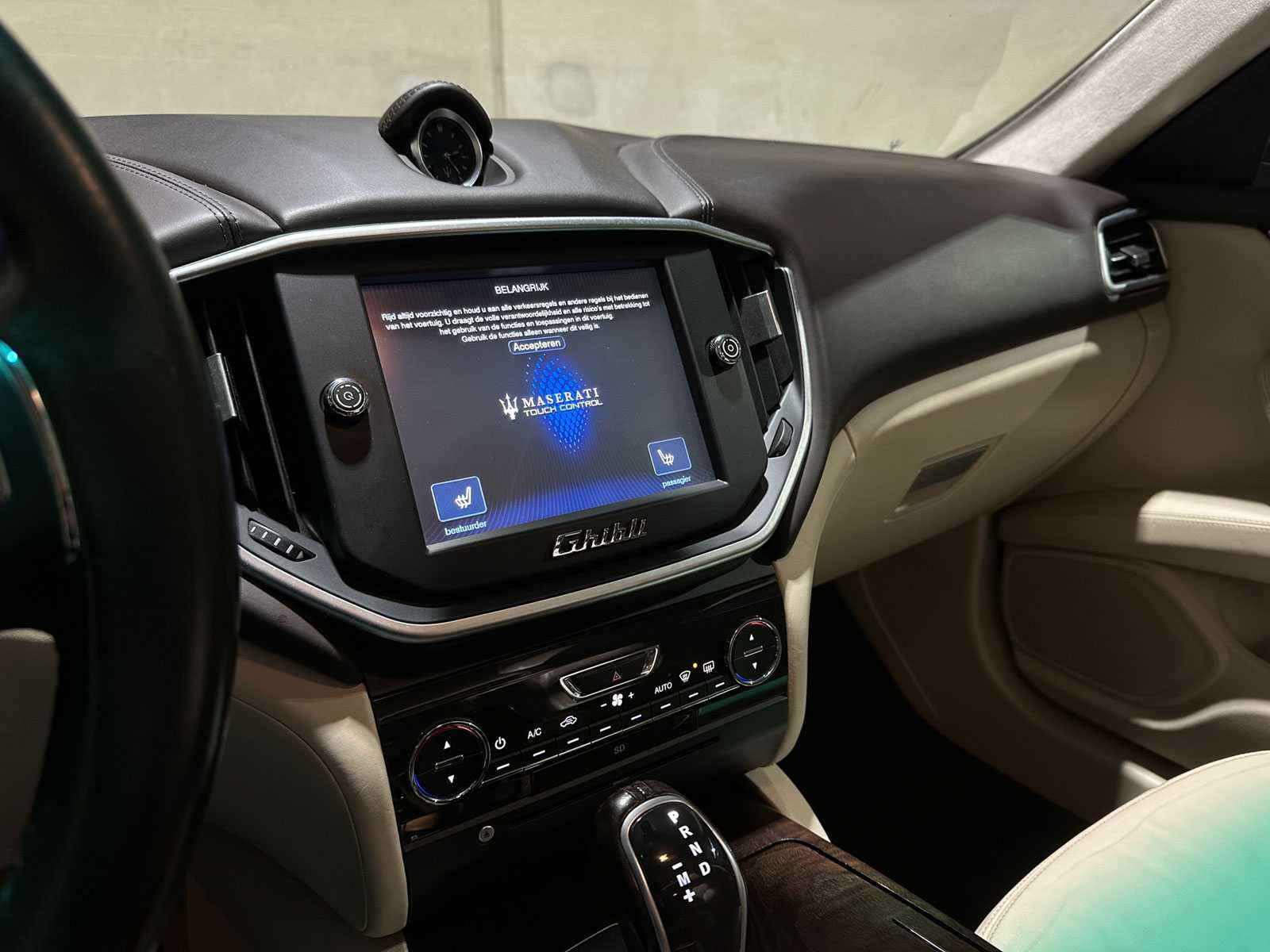 Maserati Ghibli 3.0 V6 330pk 2014 (Origineel-NL), 7-XBS-64