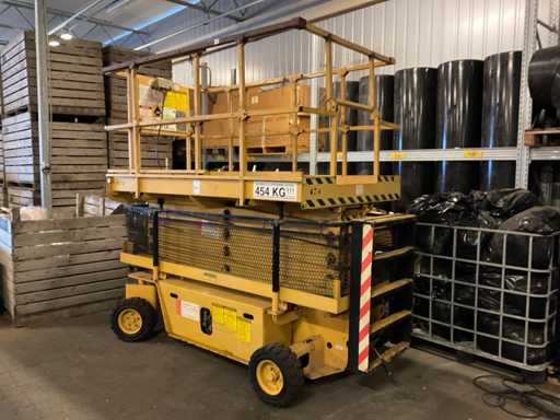 Plateforme de travail aérienne Grove North America SM130E 1992