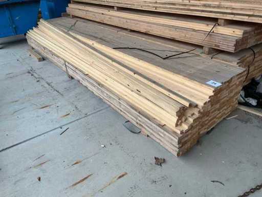 Dennenhouten latten/planken (540x)