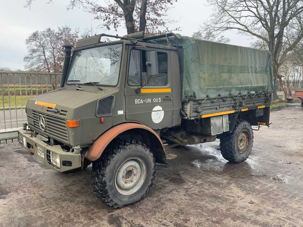 Mercedes - Unimog 1300 L - ciężarówka wojskowa