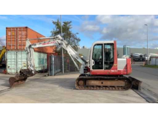 ec5258f9-d8a3-46f6-861d-b02a4a75e53f.mp4