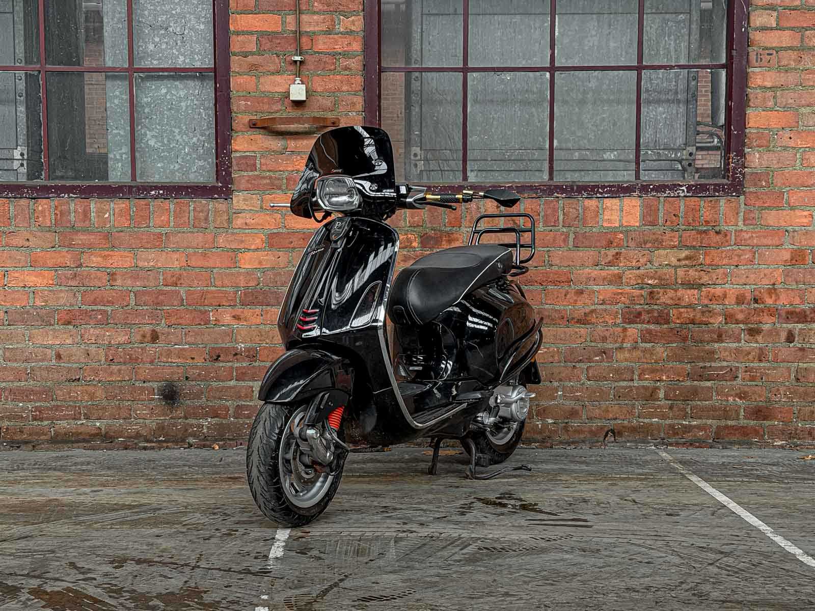 Piaggio Vespa Sprint 4T Sport Scooter, DBF-37-H