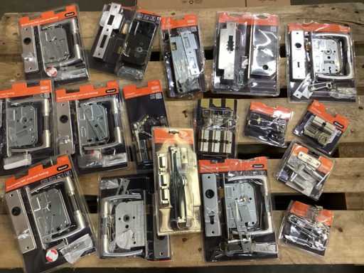 NEMEF miesza wiele ró?nych zamków i wk?adek b?benkowych