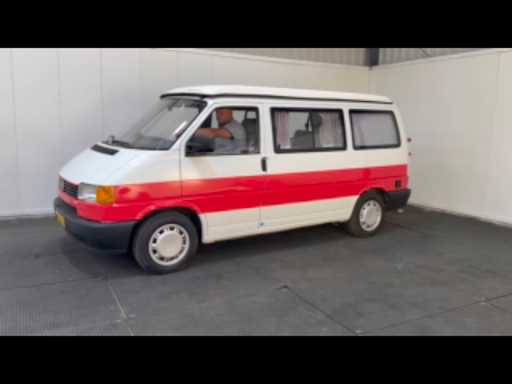 8ea4e79b-5b3c-433b-bcd8-9dad942b1089.mp4