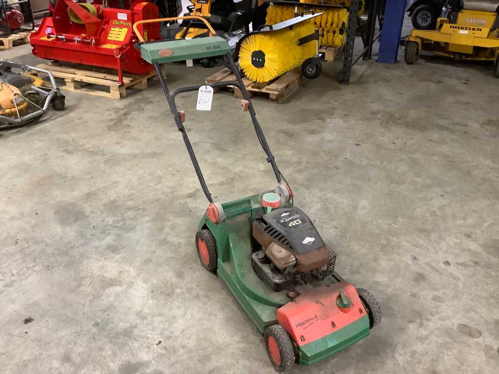 Quattro 40 lawn cheap mower