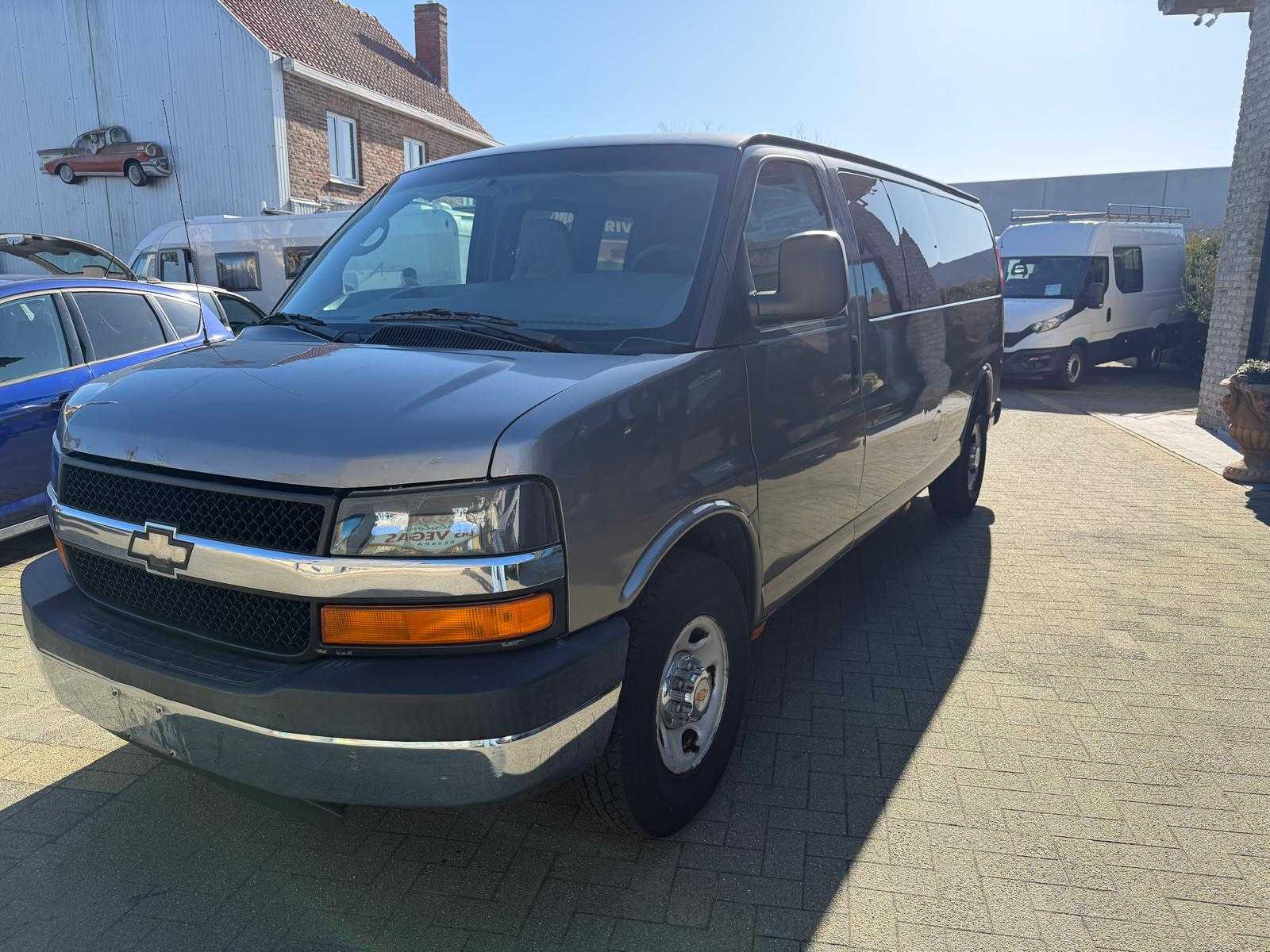 Chevrolet – Express 3500 – Van