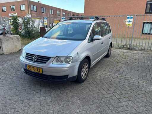 Volkswagen - 2006 - Touran - 1.6-16V FSI 7 locuri - Mașină