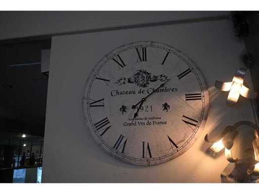 Château de Chambres Grand Vin de France Wanduhr
