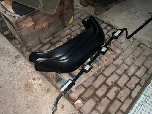 Largeur réglée et projecteurs Land Rover