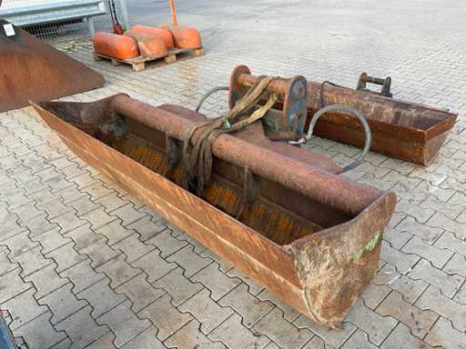 2015 Zeppelin CAT M313 Excavator Bucket