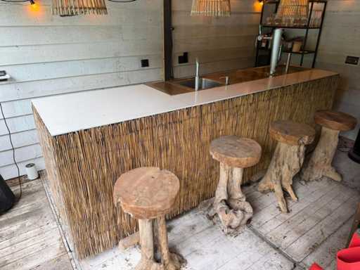 Bar mobilny z kranem