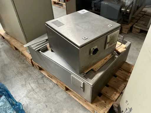 W-P-I Various stainless steel control box (2x)