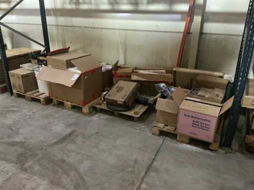 Vari oggetti da giardino e per la casa