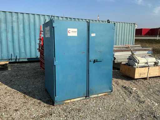 Storage container with shelves