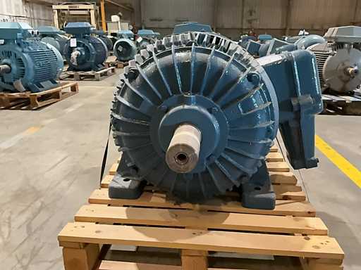 Silnik elektryczny SIEMENS 75KW 1000RPM 400/690 B3 T315S