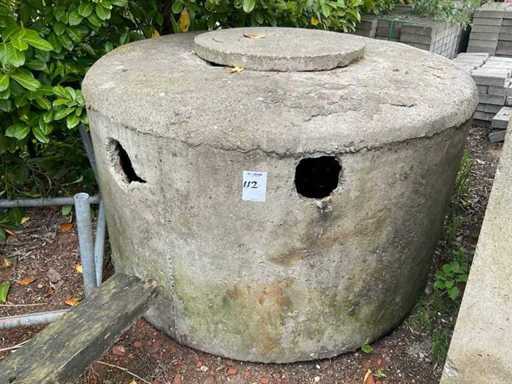 Concrete septic tank