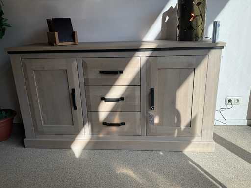 Do?wiadcz d?bowej kredensu