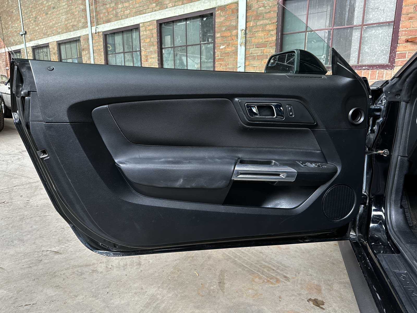 Ford Mustang 3.7 V6 300pk 2017 Coupe