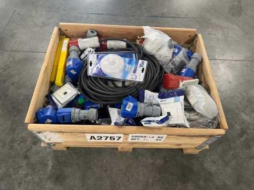 Partia wtyczek/kontra prądowych, kabli i czujników