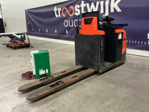 2014 BT OSE250P Order Picker