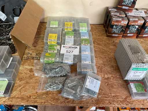 19 x Kartons mit Befestigungsmaterial